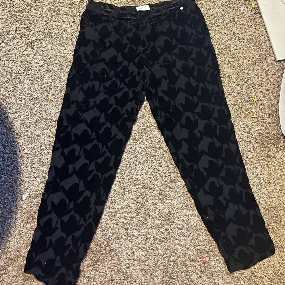 Anthropologie (Harlyn) velvet skinny pant